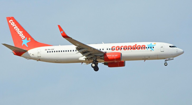 Eerste luchtvaartmaatschappij in Europa huldigt een kindvrije zone in op vluchten: “Voordelen voor iedereen”