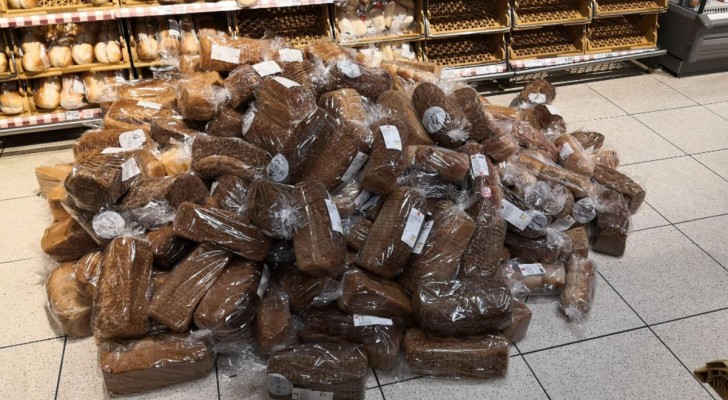 Supermarkten en voedselverspilling: een foto toont al het voedsel dat wordt weggegooid
