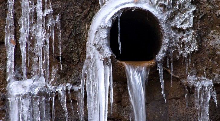 Wie man das Einfrieren von Rohren in den Wintermonaten verhindern kann