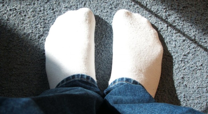 Chaussettes blanches à nettoyer : faites-les redevenir blanches avec de simples méthodes DIY