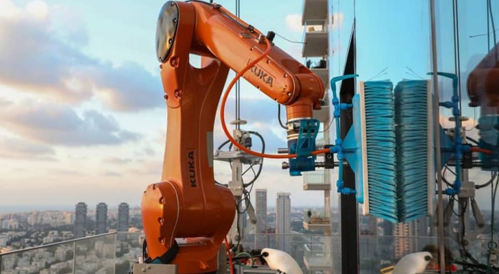 L'entreprise qui a mis au point le robot nettoyeur de vitres pour les gratte-ciel réalise un chiffre d'affaires record
