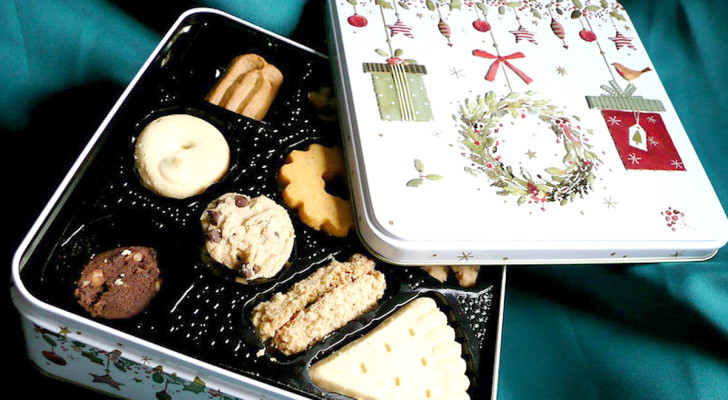 Non solo scatole del cucito: come riutilizzare le confezioni di latta natalizie