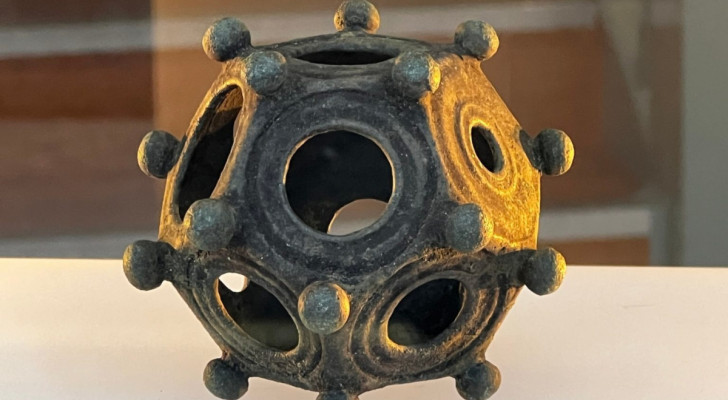 Un groupe d'archéologues amateurs découvre un mystérieux objet romain que personne ne sait identifier