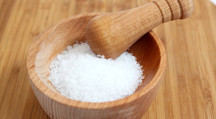 Savez-vous que le sel est un très bon allié pour les tâches ménagères ? Voici les remèdes pour profiter de ses bienfaits 