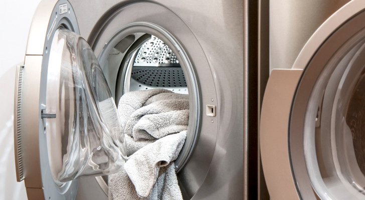 Asciugatrice a condensazione o a pompa di calore? Ecco i pro e i contro per scegliere quella che fa per noi