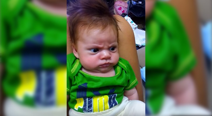 Voilà le bébé le plus énervé du monde : son expression vous fera mourir de rire!