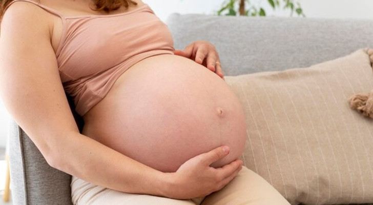 Die Mutter schimpft mit ihrer im fünften Monat schwangeren Tochter: "Du musst aufhören, dich unangemessen zu kleiden"