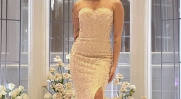 En av gästerna på ett bröllop får kritik på grund av sin klädsel: "Hon ville bara ha uppmärksamhet"