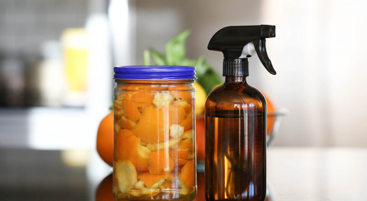 Gli incredibili usi alternativi delle bucce d'arancia, un rimedio antico ed efficace