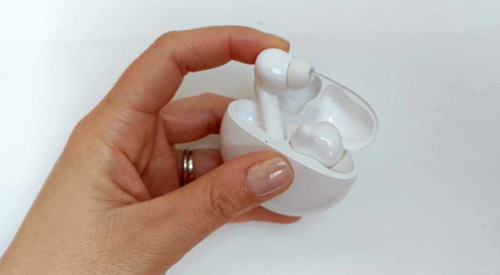 Verschmutzte Kopfhörer mit Flecken? Mit diesen einfachen Tricks können wir sie reinigen