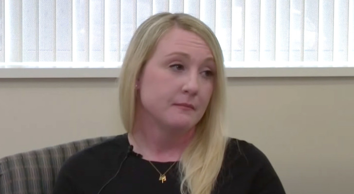 Une serveuse est licenciée après avoir reçu un pourboire de 10 000 dollars : l'histoire absurde de Linsey Boyd
