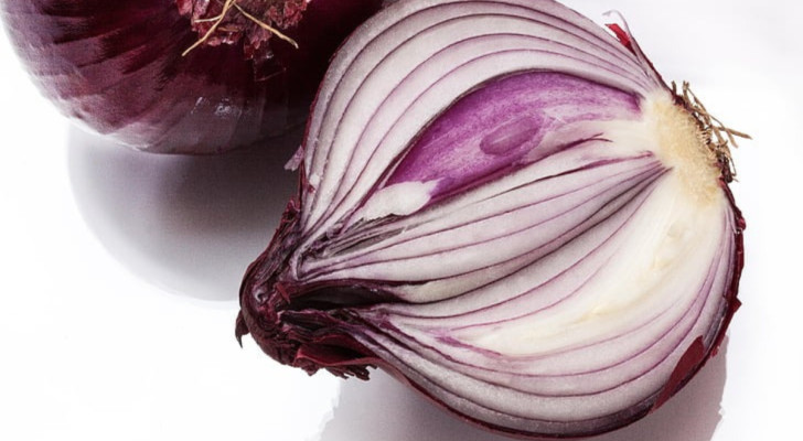 Storing onions: is it possible to put them in the freezer?