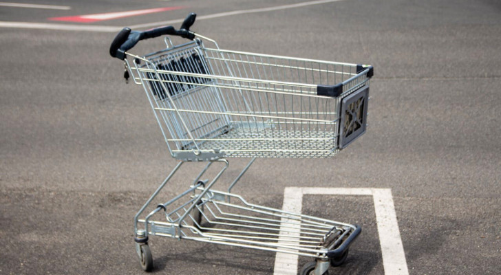 Pourquoi les chariots de supermarché sont-ils "abandonnés" sur le parking ? Pour la science, il y a une raison