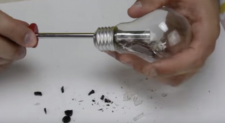 He empties a light bulb with a screwdriver and turns it in some really great objects !