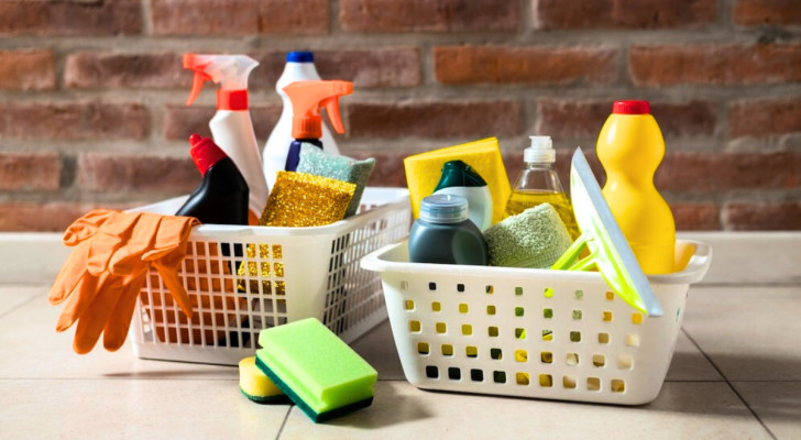 Perfectly equipped cleaning cabinet: learn how to replenish this without spending too much