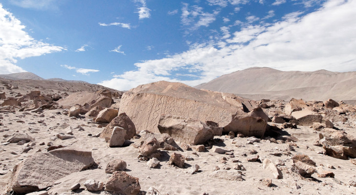 Duizenden rotstekeningen op Peruaanse rotsen