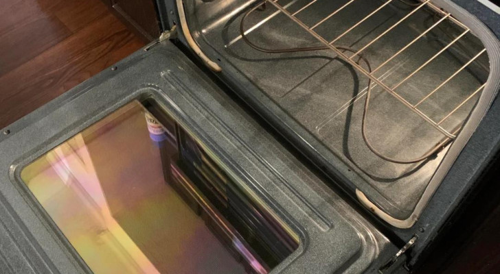 The oven's self-cleaning function: how to use this to clean safely
