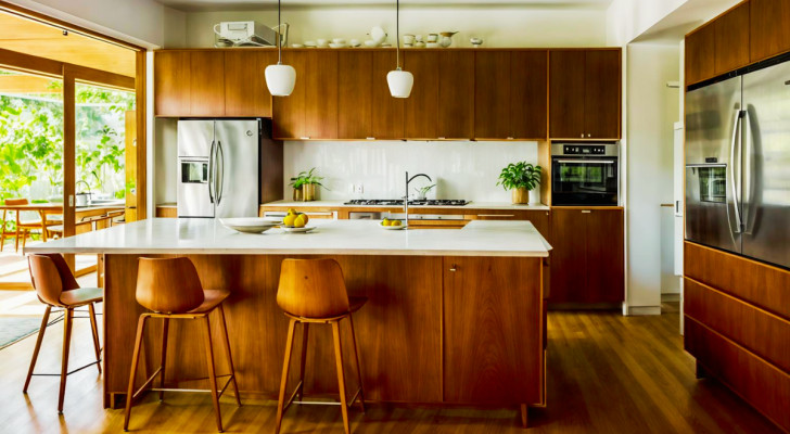 The interior of a neat, tidy kitchen