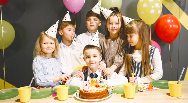 Moeder weigert een traditioneel verjaardagsfeestje voor haar kinderen te organiseren