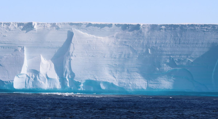 De Dotson-ijsplaat op Antarctica, waaronder de verkenningen van Ran werden uitgevoerd