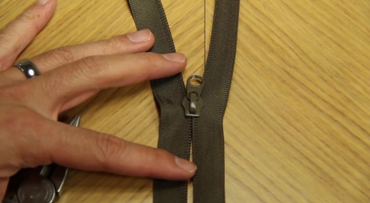 A broken zipper can be very annoying, but here's a quick way to fix it !