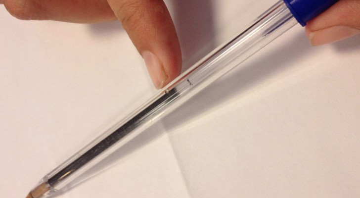 Pourquoi les stylos BIC ont un trou? Découvrez tous les secrets de ce célèbre objet