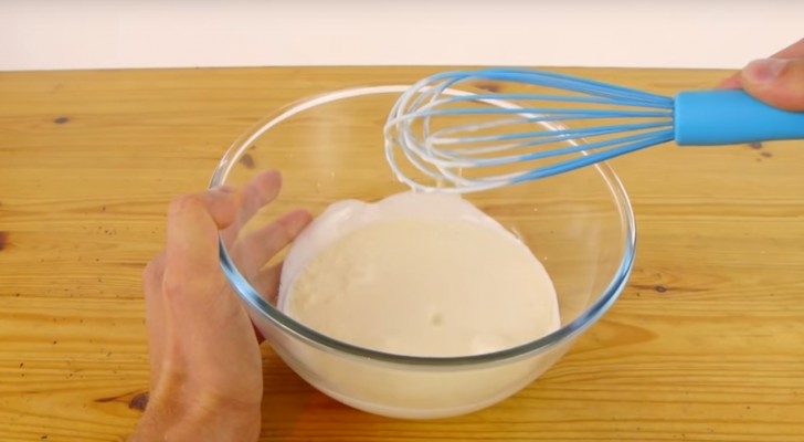 Here's how to prepare a delicious whipped cream even if you haven't got the right tools