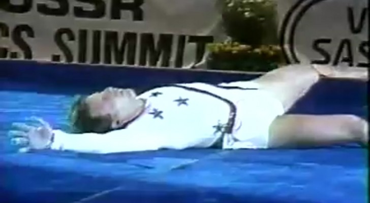 Un gymnaste fait une mauvaise chute pendant sa prestation mais... est-ce bien vrai?!