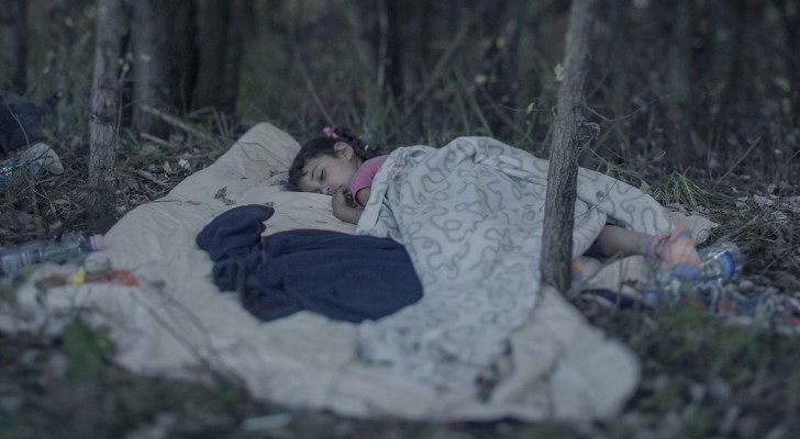 Un fotografo ci racconta come e dove dormono i bambini siriani in fuga dalla guerra
