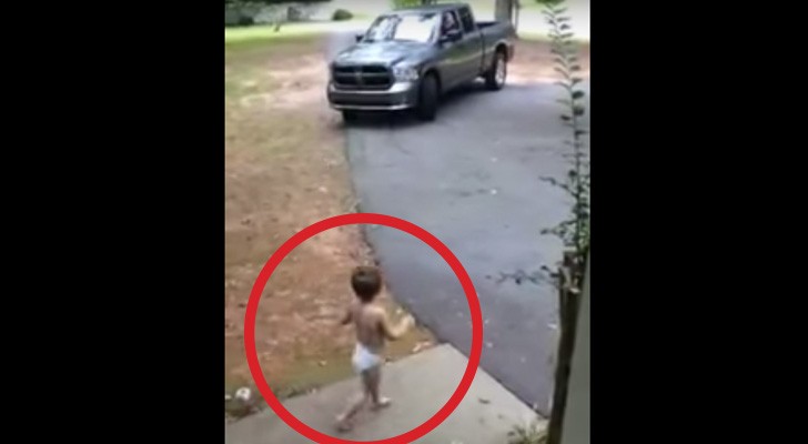 This daddy has to go to work: here's how his son shows him his love!