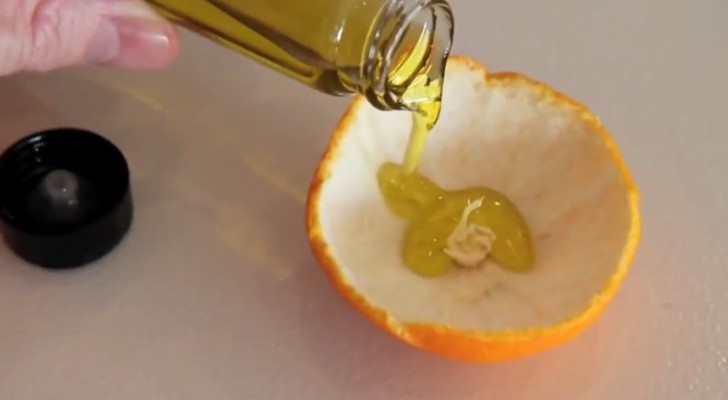 He cuts an orange in half and shows you a simple and bright creation ...