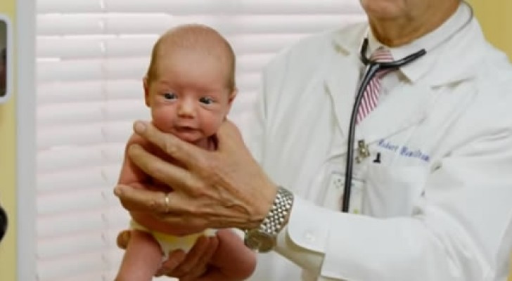 Deze arts laat een ONFEILBARE methode zien om je huilende baby te kalmeren