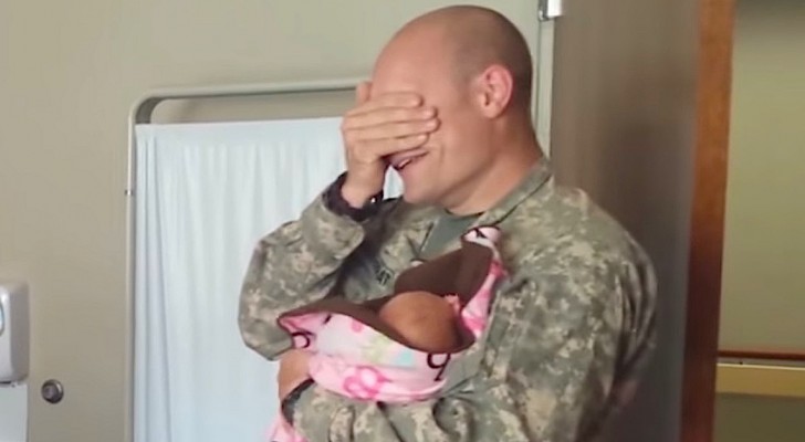 He traveled 22 hours to meet his newborn daughter, the special moment will get you in tears 
