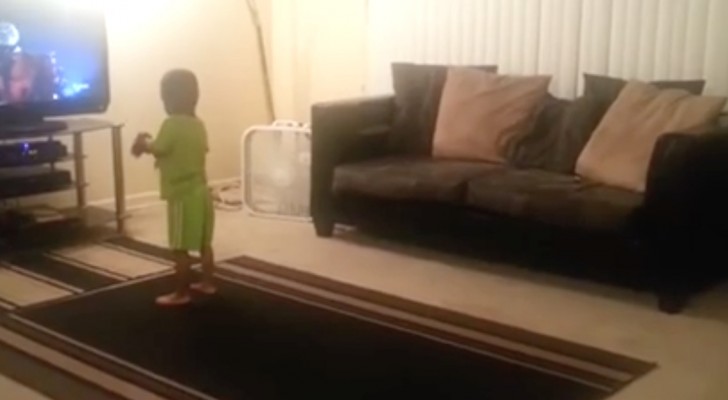 Just by watching the TV video of Michael Jackson: this little boy's imitation is FLAWLESS!