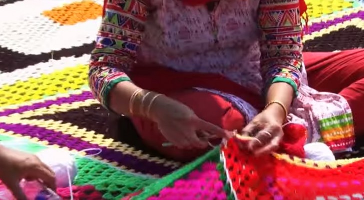 Women from around the world made a "simple" crochet blanket; the end result was ... a Guinness World Record!