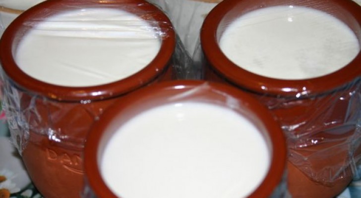 Hoe thuis yoghurt te maken...zonder yoghurt apparaat en op een hele economische manier