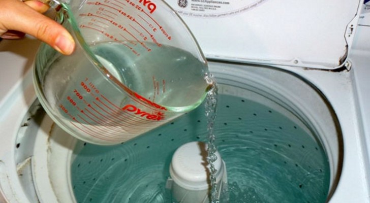 Hier volgen 7 goede redenen om azijn toe te voegen tijdens het wassen