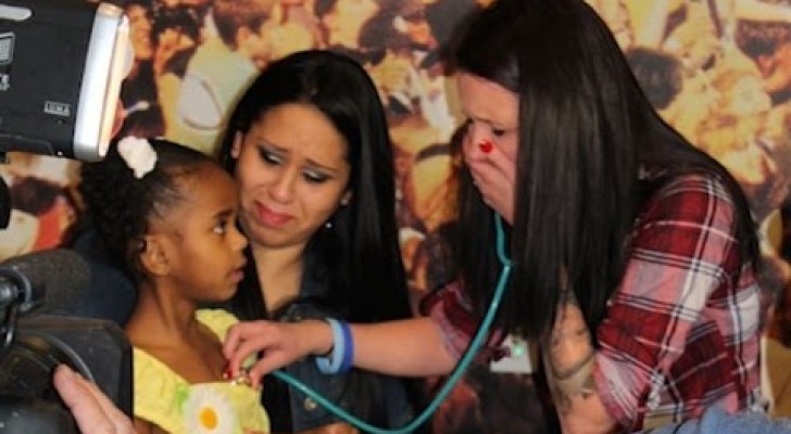 She hears her child's heart beating and starts crying --- The reason why is so touching! 