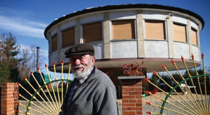 Un jubilado se construye una casa rodante: aqui esta su proyecto genial para estar siempre al sol