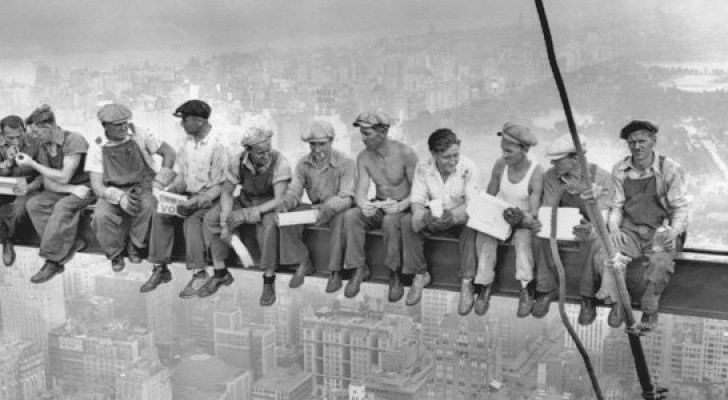 Het verhaal van "Lunch bovenop een wolkenkrabber", een van de beroemdste foto's ter wereld