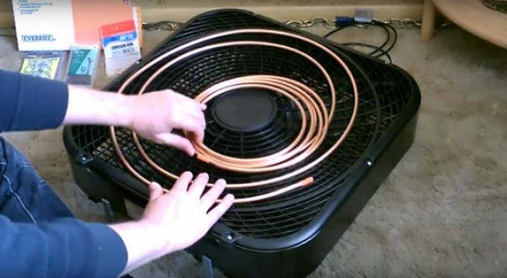 Come convertire un normale ventilatore in un rinfrescante condizionatore