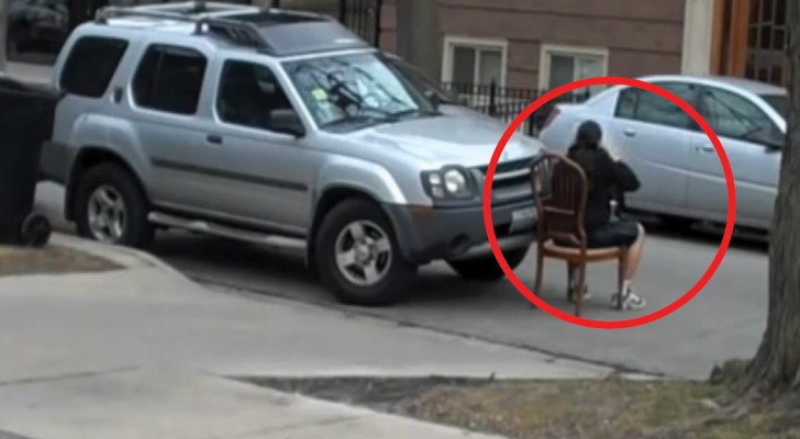 Estacionaba en la entrada de la iglesia: un hombre le aplica una leccion EJEMPLAR